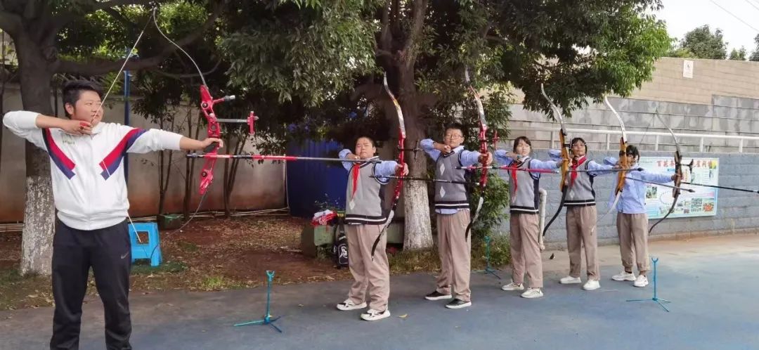 名单冠军女生击剑图片大全_名单冠军女生击剑图片高清_击剑女生冠军名单图片