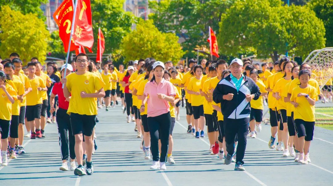 名单冠军女生击剑图片大全_名单冠军女生击剑图片高清_击剑女生冠军名单图片